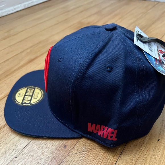 Marvel Cap - Picture 3 of 7